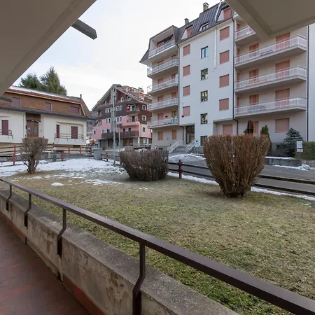 דירה Adamello 21 Accogliente Monolocale In Centro A Due Passi Dalle Piste אפריקה