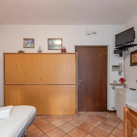 Adamello 21 Accogliente Monolocale In Centro A Due Passi Dalle Piste